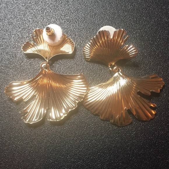 Silver Tone or Gold Tone Earrings - Picture 2 of 5